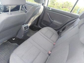VW GOLF 1.6i BENZIN 75 KW KLASIKA ZA 59000 KČ - 10