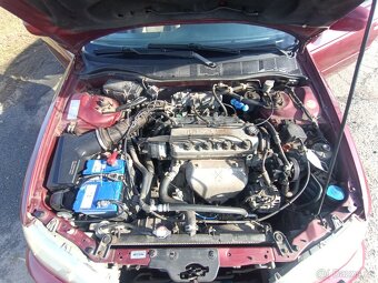 Honda Accord sedan - 10