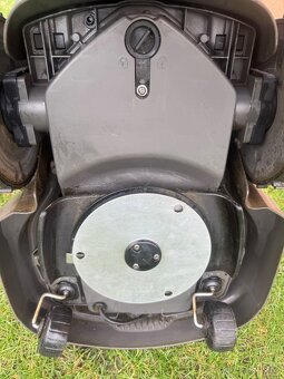 Robotická sekačka Husqvarna - 10