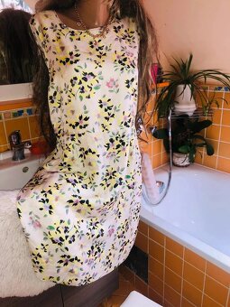 saty# hedvabne# Essentiel# kvetinove# silk# spolecenske - 10
