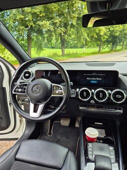 Mercedes Benz GLA200d 2.0 - 10
