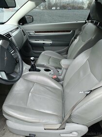Chrysler Sebring Cabrio s pevnou střechou - 10
