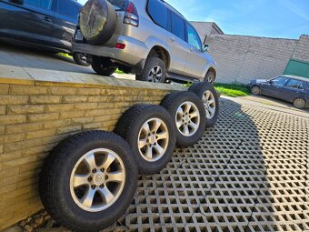 Toyota Land Cruiser 120 (J12) 3.0 D-4D 127 kW - 10