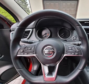 Nissan Qashqai 1.3 DIG-T Tekna 140K 4x4 - 10