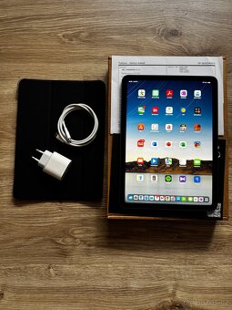 Apple iPad Air M1 5 gen.- v záruce - stav nového - 10