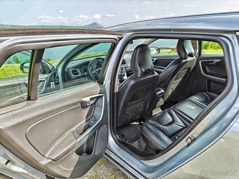 Volvo V60 D3 2.0D pětiválec 120kw manuál - 10
