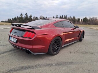 Ford Mustang GT 500 - 10