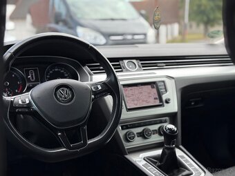 VW Passat B8 2.0tdi (140kw) 2017 (1.majitel-nehavarovane) - 10