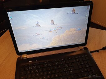 HP Pavilion dv7 (i7-2630QM, 8GB RAM, Radeon HD 6770M, 17.3" - 10