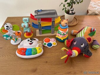 Výbavička pro miminko-fusaky,deky,hracky,oblečky - 10