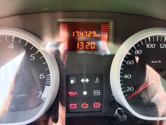 Dacia Duster 1.6 - 10