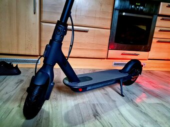 Elektrokoloběžka Xiaomi Mi scooter Nová včetně faktury se zá - 10
