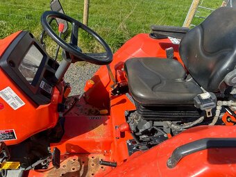 Kubota L3200 - 10