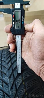 235/55/19 Nokian Snowproof, DOT 4223, vz 7.6mm - 10
