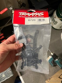 Traxxas rustler 4x4 vxl - 10