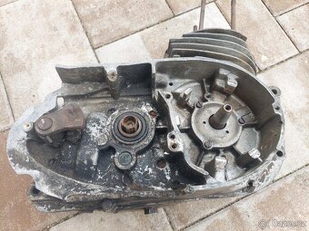 Jawa CZ 175 kyvacka - motor - 10