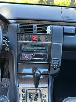 Mercedes Benz W210 E320 CDI - 10