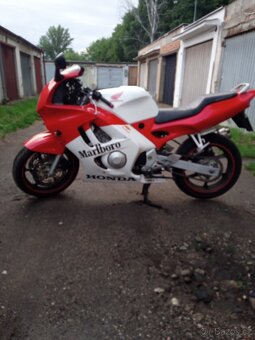 HONDA CBR 600 RR 1998 - 10
