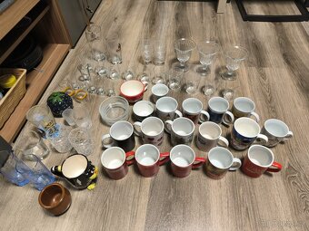 Sady hrnků a mix skleniček - 10