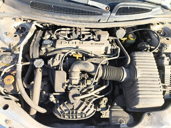 Na prodej 2003 Chrysler Sebring 2,4i - 10