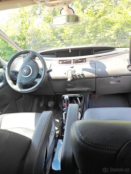 Renault Espace 2..0 DCI 110 kW - 10