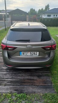 Toyota Avensis combi 2,0 D4D - 10