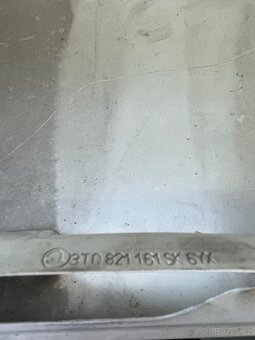 Superb 2 levý blatník - 10