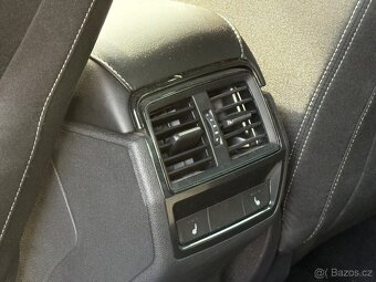 ŠKODA KAROQ 2 tdi Sportline 4X4 M.r2023 Matrix Kamera Bufik - 10