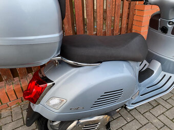 Vespa GTS 300 Hpe (2021) - 10