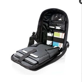 NOVÝ Městský bezpečnostní batoh Bobby Compact - 10