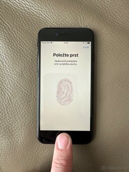 iPhone SE 2020 64Gb černý - 10