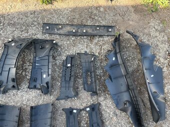 Plasty Stropnice Octavia 1 RS, černá barva, sloupky - 10