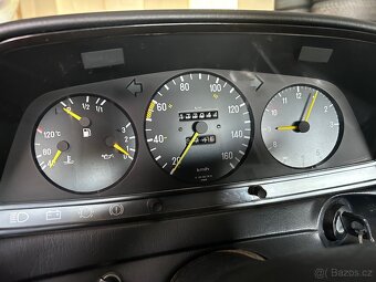 Mercedes W123 240D - 10