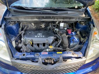 Toyota Yaris Verso 1,3 - 10