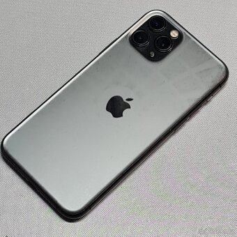 iPhone 11 Pro,výborný stav, nová baterie - 100 %,pouzdro - 10