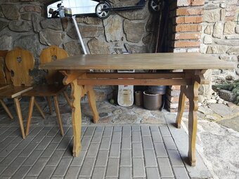 Dřevěný stůl a židle - 10