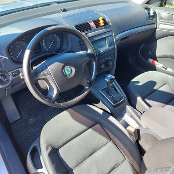 Škoda Octavia 1.9 tdi 77 kW. DSG ELEGANCE - 10