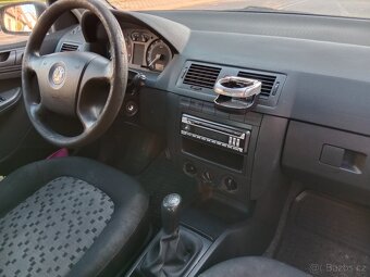 Škoda Fabia - 10