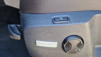 VW GOLF 7 DSG 1.6 TDI 81KW.NAVI.XENONY.CLIMATRONIC.TEMPOMAT. - 10