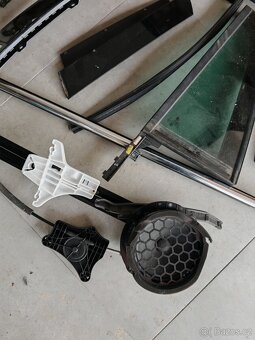 Škoda Kodiaq 565 - dveře náhradní díly, elektro, sklo - 10