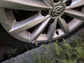 Volkswagen Golf - 10