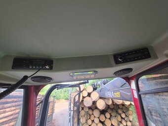 Scania S580 V8 6x4 s rukou (kabinka) na převoz dřeva - 10