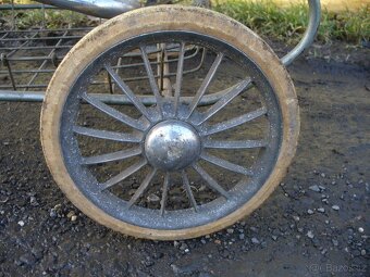 retro kočárek - 10