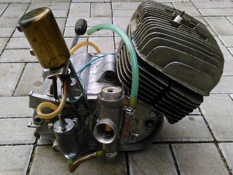 starý závodní motor jawa čz kývačka pérák 476 soutěžní scott - 10