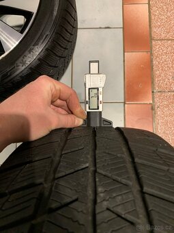 Alu kola Škoda R18 5X112 ZÁNOVNÍ ZIMNÍ PNEU 235/45 R18 8,5mm - 10