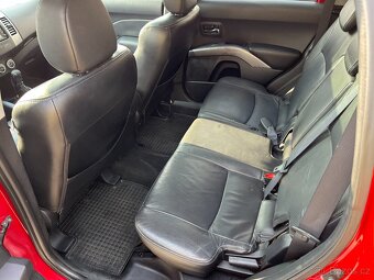 Mitsubishi Outlander 2.2 DI-D 4WD, 7 Míst - 10