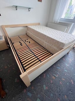 Postel 180x200 s nočními stolky - 10