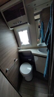 Půjčím plně integrovaný obytňák do 3,5 t McLouis NEVIS 879 - 10