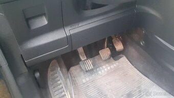 Ford Galaxy - 10