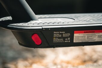 Elektrokoloběžka W4pro, IP54, 120 kg, 36V 10.44AH - 10
